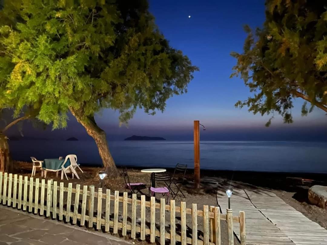 Coastline Vila Petra  Exterior foto