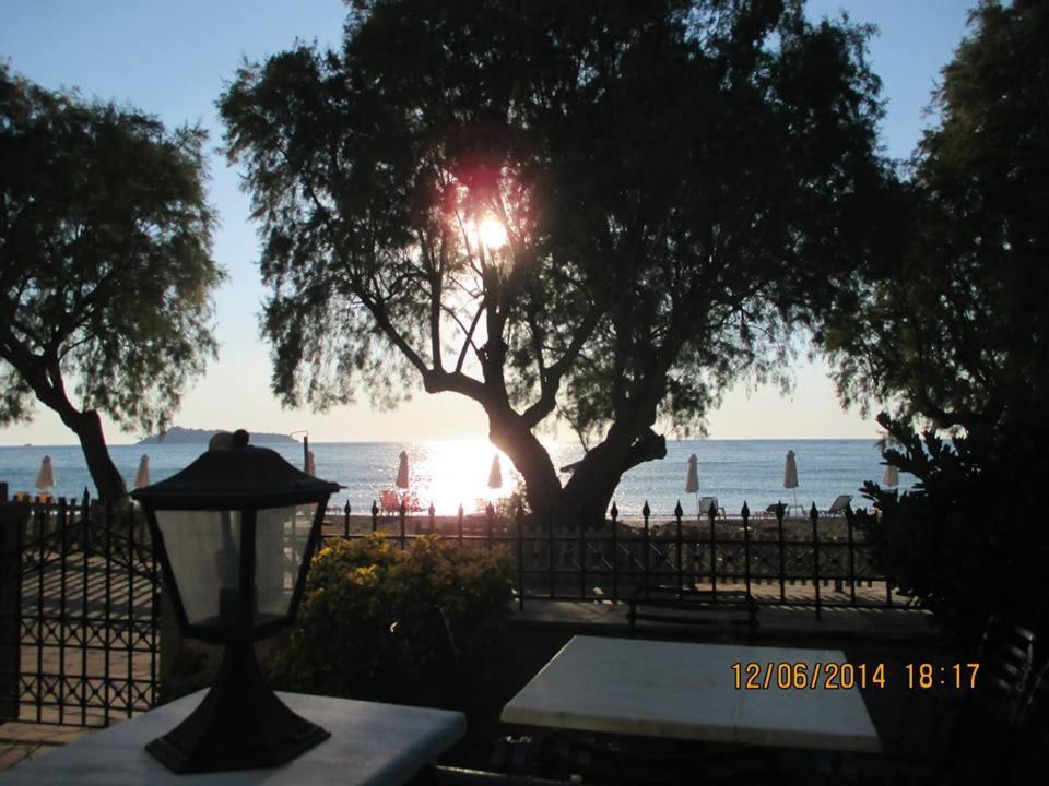 Coastline Vila Petra  Exterior foto