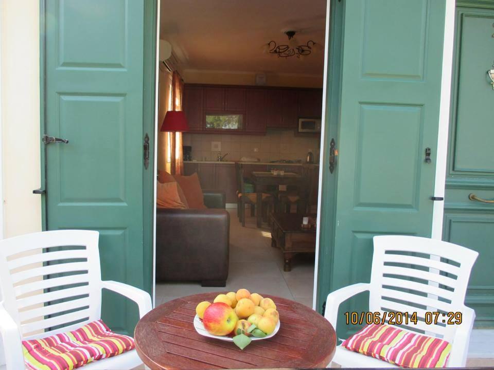 Coastline Vila Petra  Exterior foto