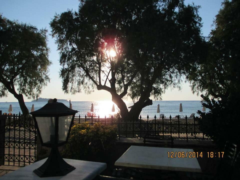 Coastline Vila Petra  Exterior foto