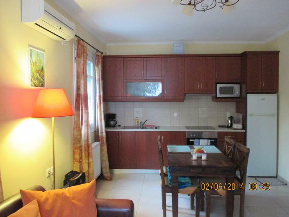 Coastline Vila Petra  Exterior foto