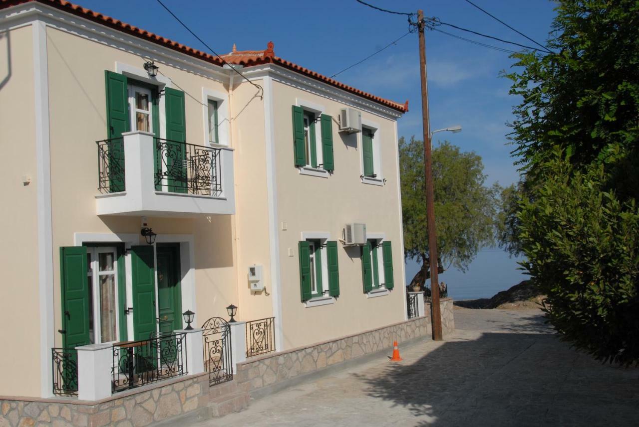 Coastline Vila Petra  Exterior foto